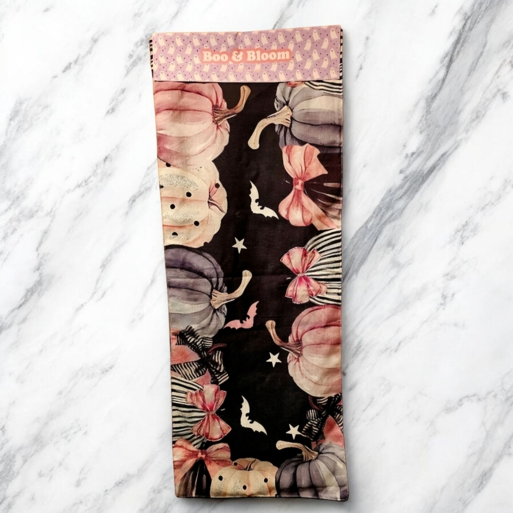 Halloween - NWT, 14 x 72  Pink and Black Halloween Table Runner.